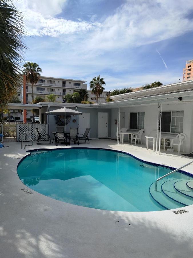 Tropical Sky Ranch Motel Clearwater Beach Exterior foto